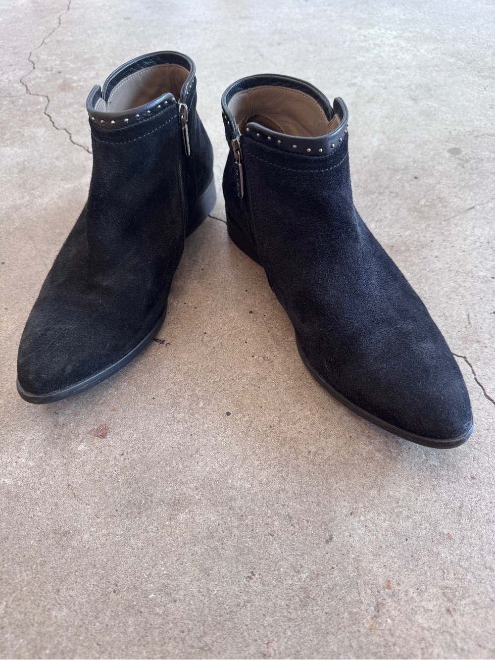 Italeau Black Suede Ankle Boot w Grommets 39